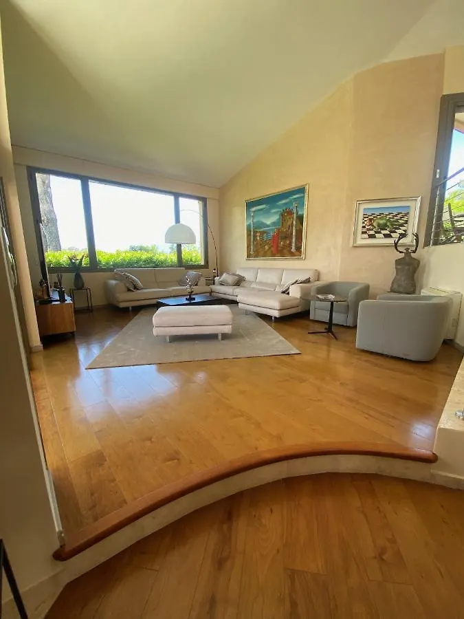 Villa La Datcha Mougins 0*,