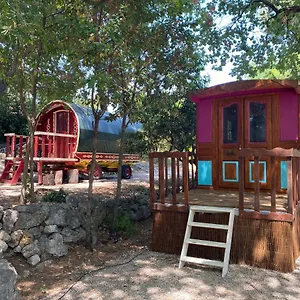 Lodge Les Roulottes De Bayama - Insolite Avec Jacuzzi, Mougins